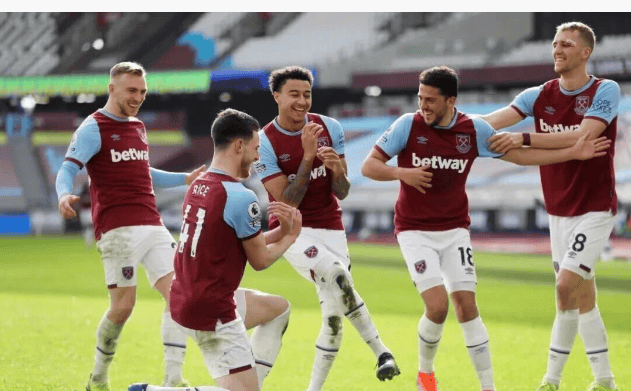 27分12助！31分9板10助！东皇组合刷爆NBA纪录，湖人不满富保罗